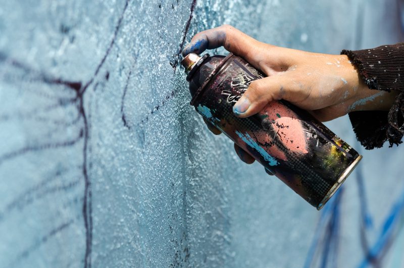 Street Artist Draws With Spray Paint Can S2SA